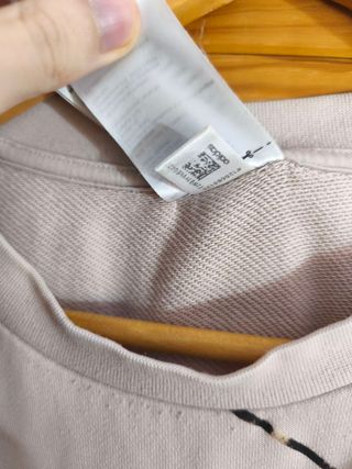 Sudadera Adidas Color Rosa y Negro Talla XL.