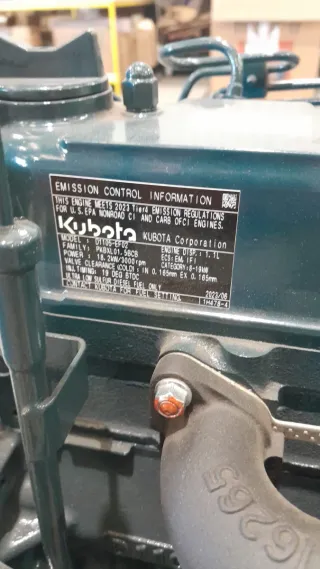 Motor Kubota D1105-EF02
