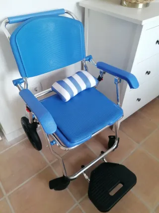 Silla de ruedas plegable para ducha y wc Wellel