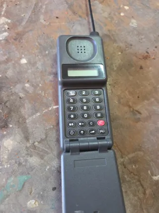 Teléfono Móvil Motorola Antiguo
