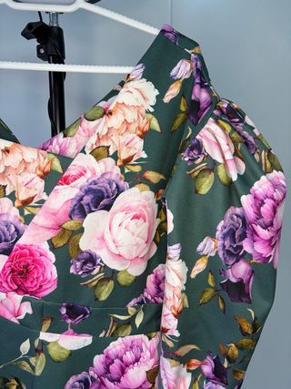 Vestido Asimétrico Floral Talla M