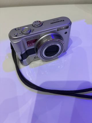 Cámara Digital Panasonic Compacta Gris