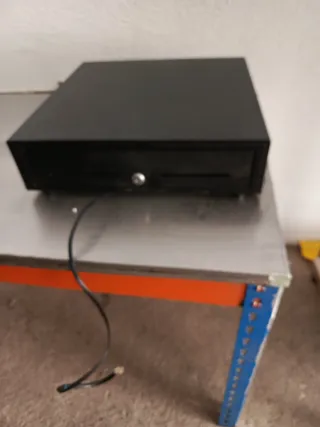 Caja registradora negra