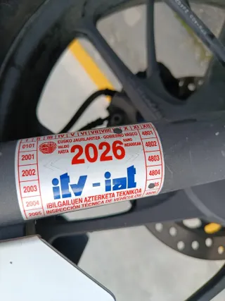 Honda CB125F Blanca - Ruedas Nuevas