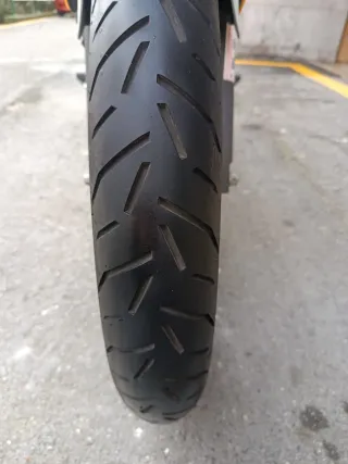 Honda CB125F Blanca - Ruedas Nuevas