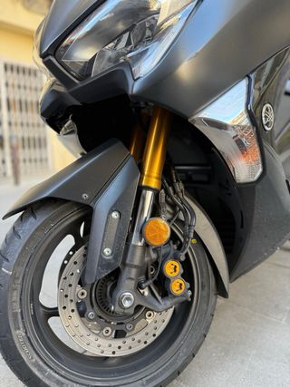 Yamaha Tmax 530 SX Negra