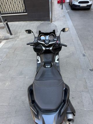 Yamaha Tmax 530 SX Negra