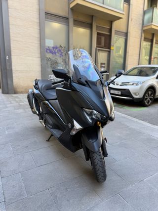 Yamaha Tmax 530 SX Negra