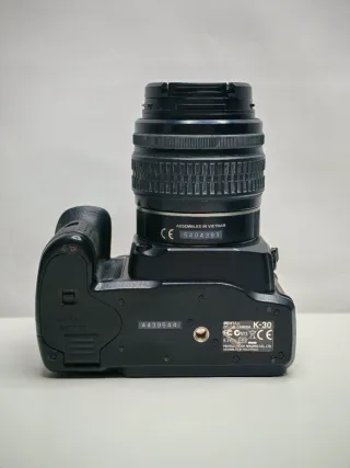 Pentax K30 con obiettivo 18-55mm