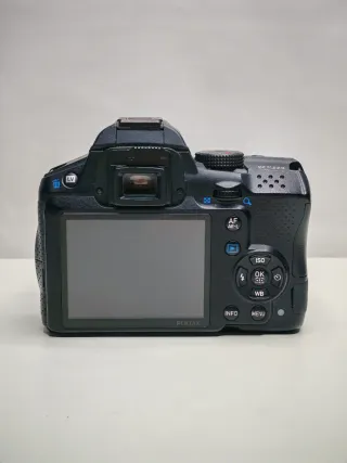 Pentax K30 con obiettivo 18-55mm