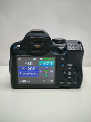 Pentax K30 con obiettivo 18-55mm
