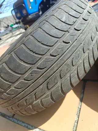 Llantas 15 aleación con neumático 205/65R15