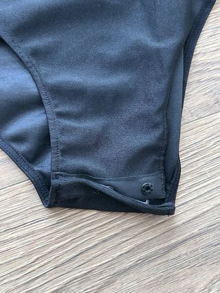 Body iEFiEL negro asimétrico