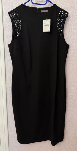 Vestido negro con pedrería nuevo