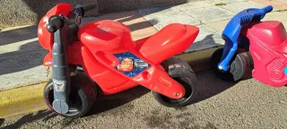 Moto de Juguete Roja Cars