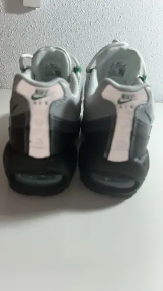 Nike Air Max 95 Gris y Verde