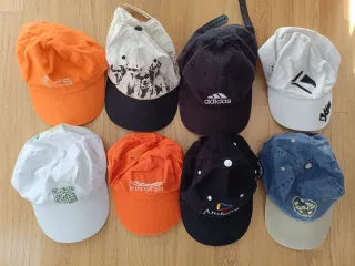 Varias gorras mujer y hombre