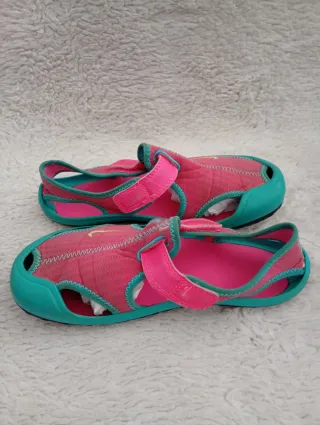 Sandalias Nike Niña Rosa y Turquesa