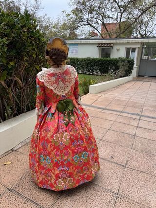 Traje de Fallera + cancan regalo