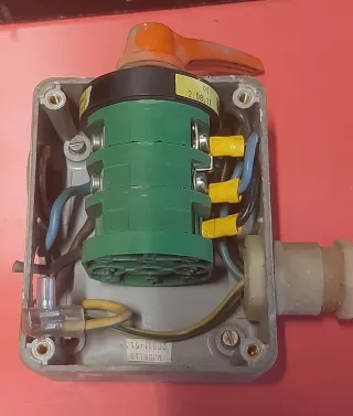 Commutatore Breter 32A 660V