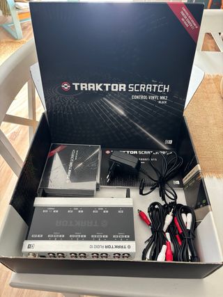 Native Instruments Traktor Scratch A10