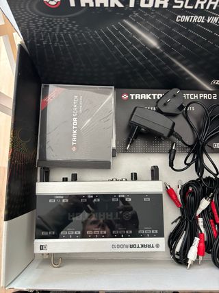 Native Instruments Traktor Scratch A10