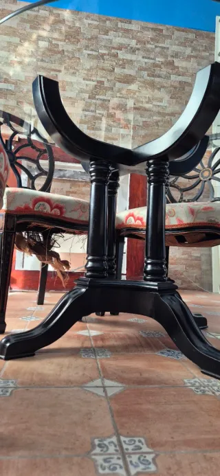 Juego de mesa y sillas