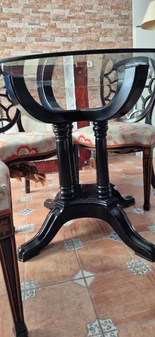 Juego de mesa y sillas