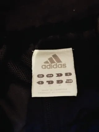 Chaqueta Adidas Negra y Dorada