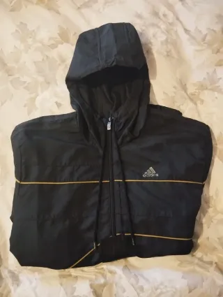 Chaqueta Adidas Negra y Dorada