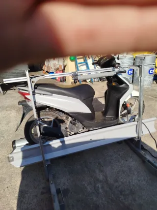 Moto y portamotos para autocaravana