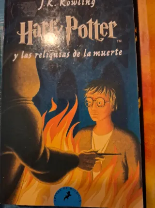 Harry Potter and the Cursed Child, y otros dos mas