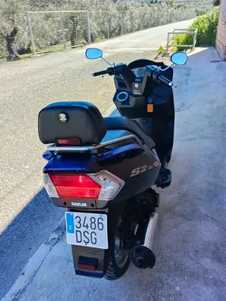 Daelim Scooter Negra Automática