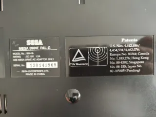 Consola Sega Mega Drive Negra + Juegos