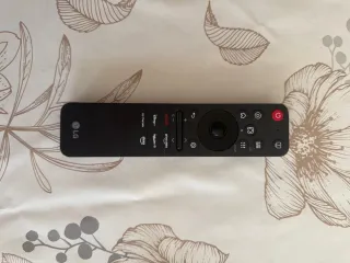 Mando LG y Patas TV LG QNED 55