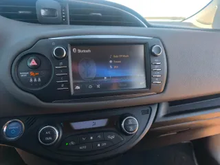 Vendo Toyota Yaris 1.5 Hybrid automático bicolor!!