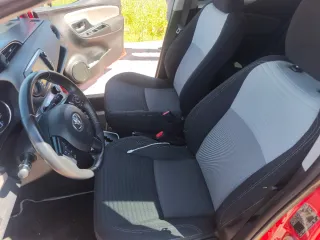 Vendo Toyota Yaris 1.5 Hybrid automático bicolor!!