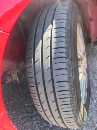 Vendo Toyota Yaris 1.5 Hybrid automático bicolor!!