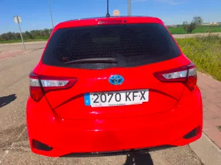 Vendo Toyota Yaris 1.5 Hybrid automático bicolor!!