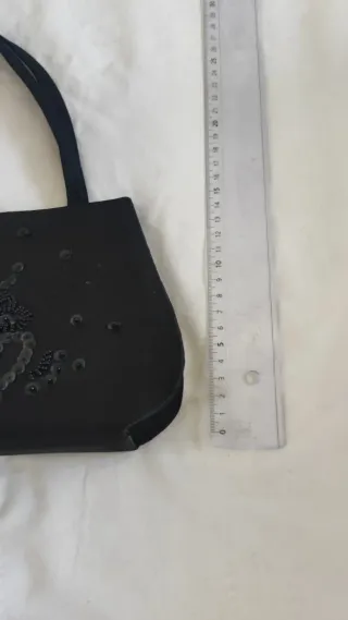 Bolso de fiesta negro con pedrería