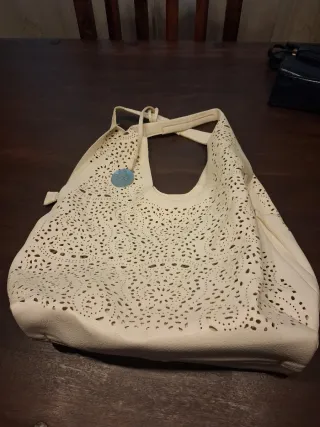 Borsa a spalla traforata beige