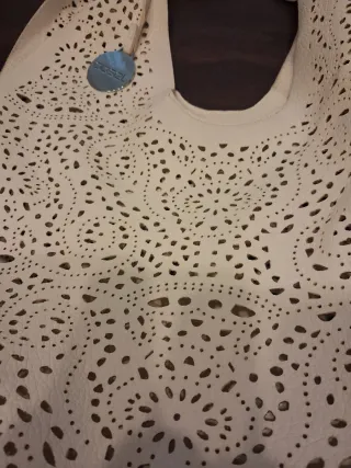 Borsa a spalla traforata beige