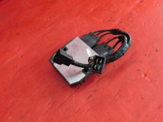 REGOLATORE DI TENSIONE TRIUMPH STREET TRIPLE 675