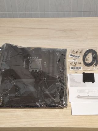 Combo i5-12600K + Placa Base Gigabyte B760 DDR4