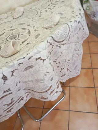 Mantelería de lino bordada amano madeira nueva