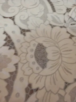 Mantelería de lino bordada amano madeira nueva