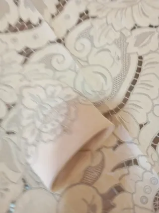 Mantelería de lino bordada amano madeira nueva