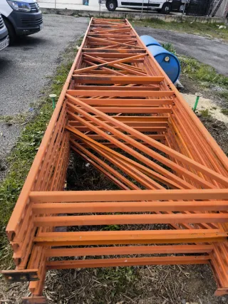 8 Estantería de paletización metálica  de 6 metros