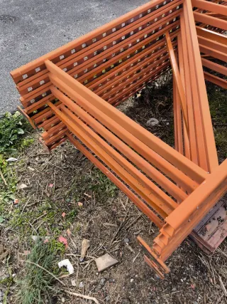 8 Estantería de paletización metálica  de 6 metros