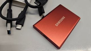 Samsung T7 SSD Portatile 1TB Rosso